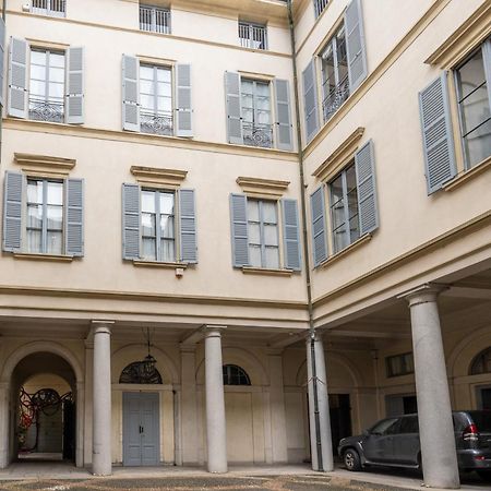 Nerino House, Elegante E Tranquillo Appartamento A 5 Minuti Dal Duomo Милан Экстерьер фото
