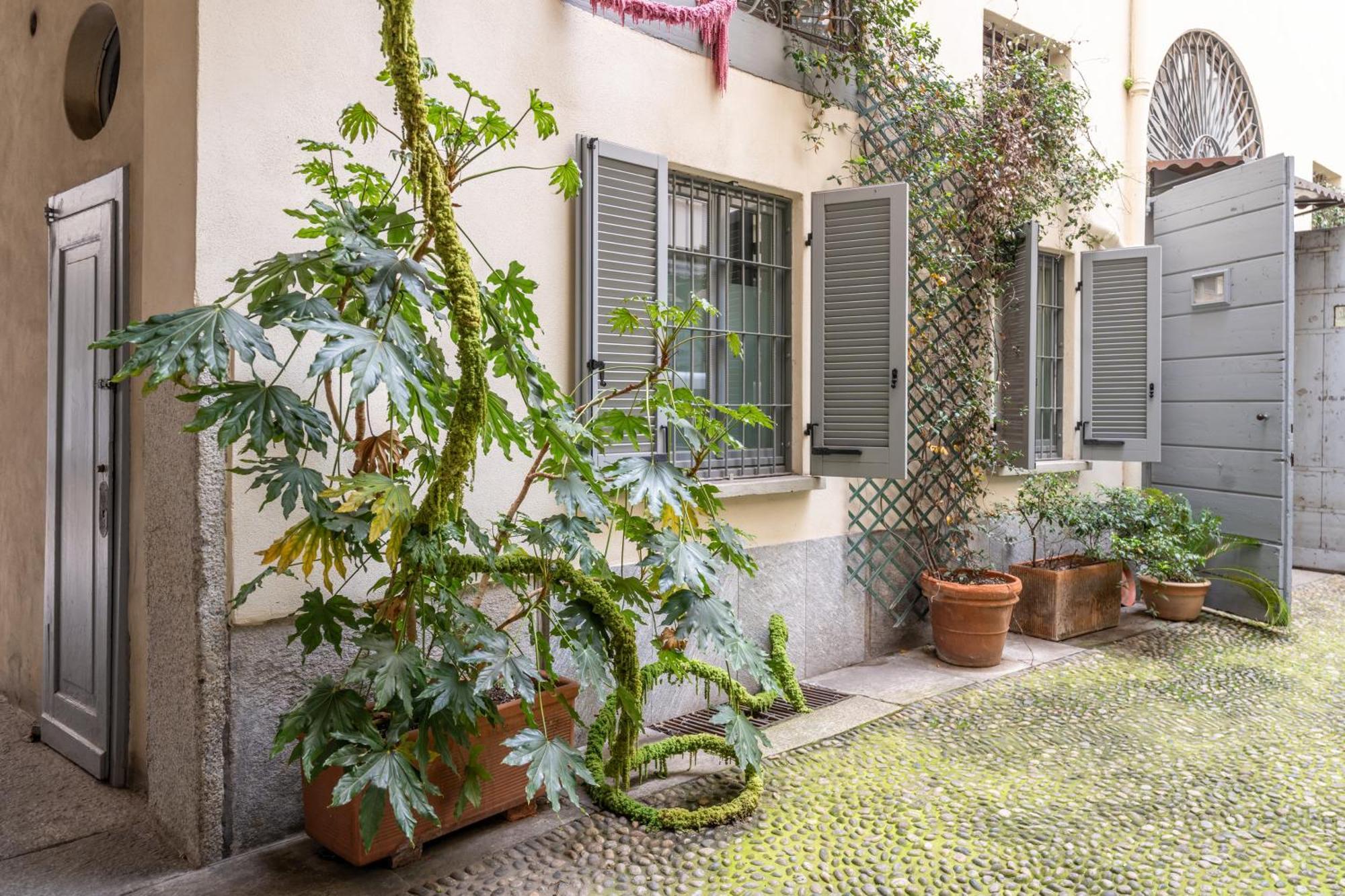 Nerino House, Elegante E Tranquillo Appartamento A 5 Minuti Dal Duomo Милан Экстерьер фото